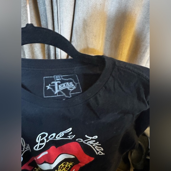 Trendy Black Graphic Tee with Leopard Print - Picture 2 of 6